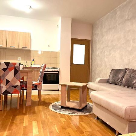 Naki Apartmani Подгорица Экстерьер фото