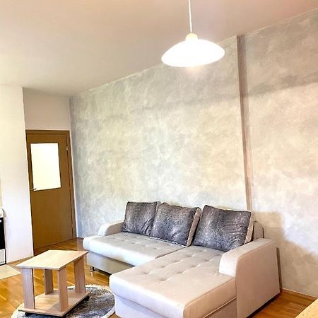 Naki Apartmani Подгорица Экстерьер фото