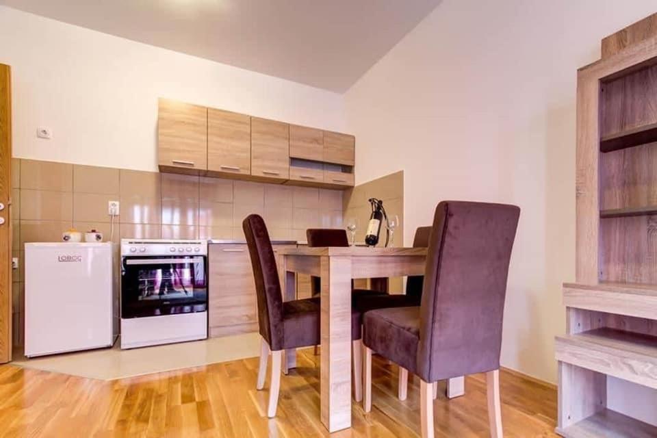 Naki Apartmani Подгорица Экстерьер фото